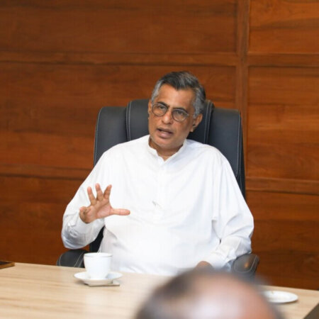 එක්සත් ජනරජ පෙරමුණේ නීතිඥ අනු කමිටුව පිහිටුවීම.