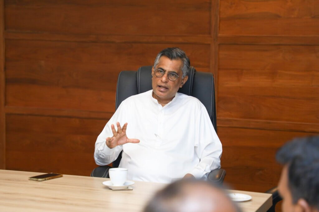 එක්සත් ජනරජ පෙරමුණේ නීතිඥ අනු කමිටුව පිහිටුවීම.