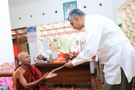 ගාල්ල තෙල්වත්ත තොටගමු රන්පත් රජමහා විහාරය වෙත ගොස් එහි විහාරාධිපති නායක ස්වාමින් වහන්සේ බැහැදැක, ආශිර්වාද ලබා ගන්නා ලදී..